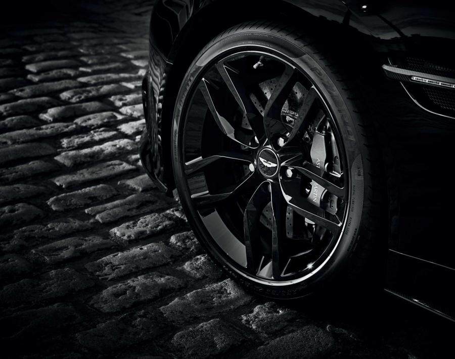 Колеса Aston Martin Vanquish Carbon Black 2014 года  (фото 4 из 30)